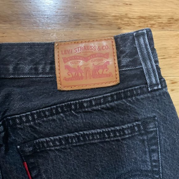 Levi’s Black Denim Distressed Skirt - Picture 3 of 3